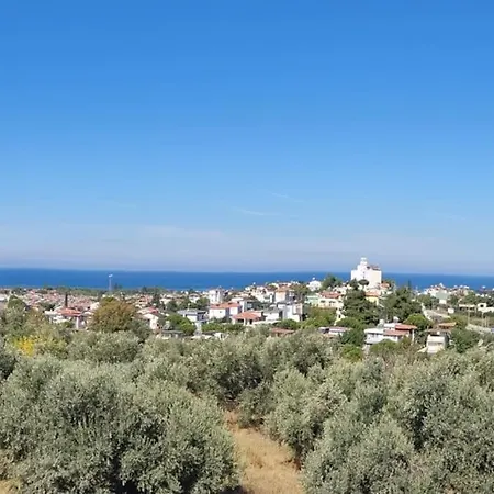 Deniz Manzarali Korunakli Oezel Havuzlu Lueks ヴィラ