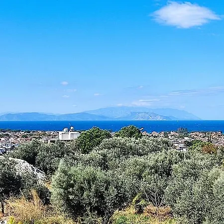 Deniz Manzarali Korunakli Oezel Havuzlu Lueks ヴィラ *
