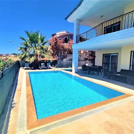 Villa Deniz Manzarali Korunakli Oezel Havuzlu Lueks Kusadası