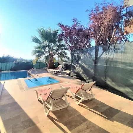 Villa Deniz Manzarali Korunakli Oezel Havuzlu Lueks Kuşadası